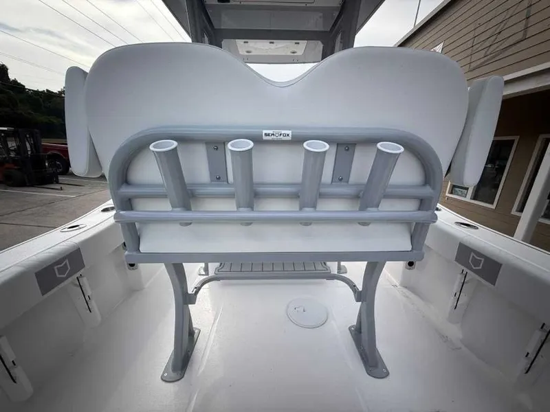 Slide: The Image of Sea Fox 228 Commander 2026 - 8