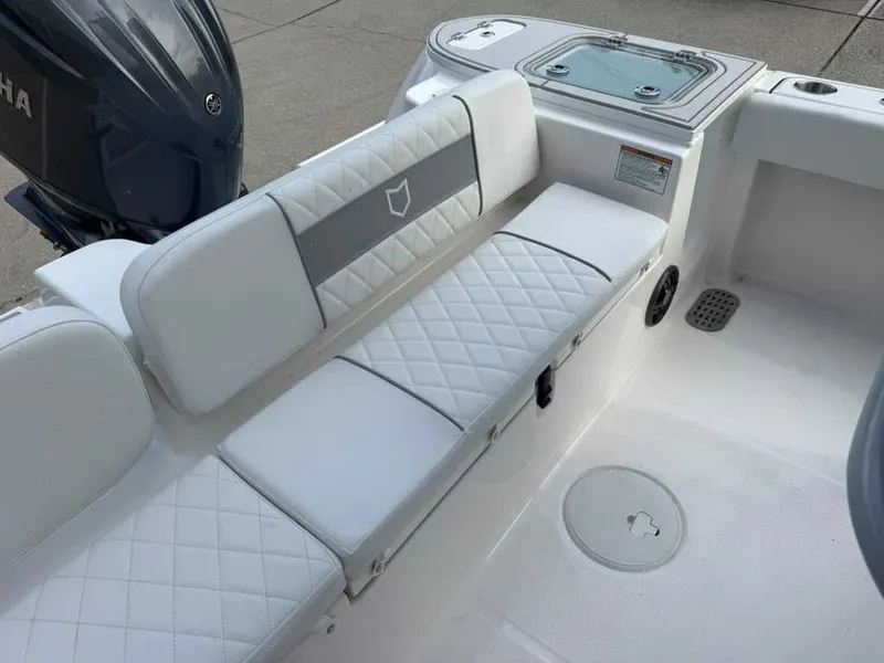 Slide: The Image of Sea Fox 228 Commander 2026 - 21