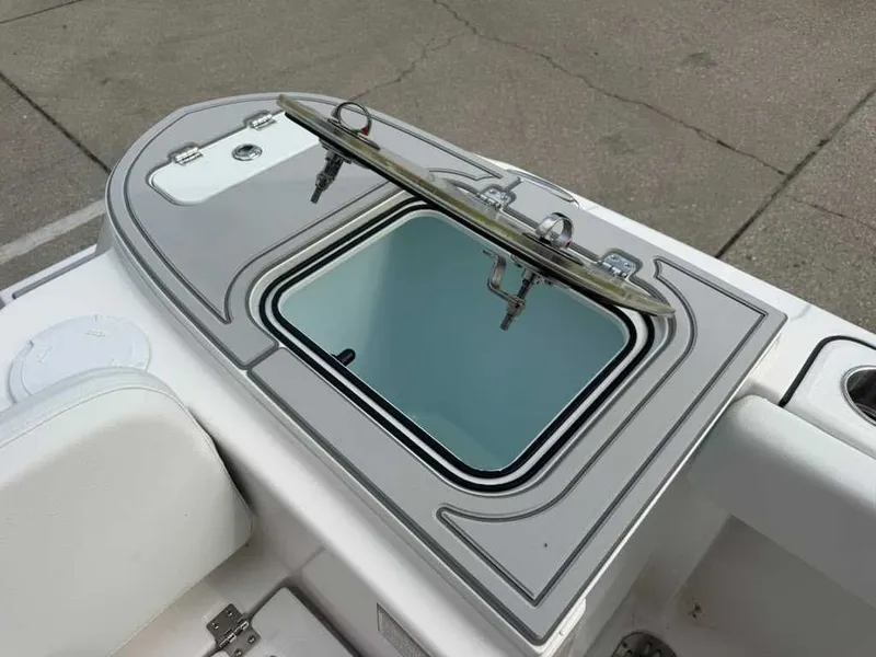 Slide: The Image of Sea Fox 228 Commander 2026 - 7