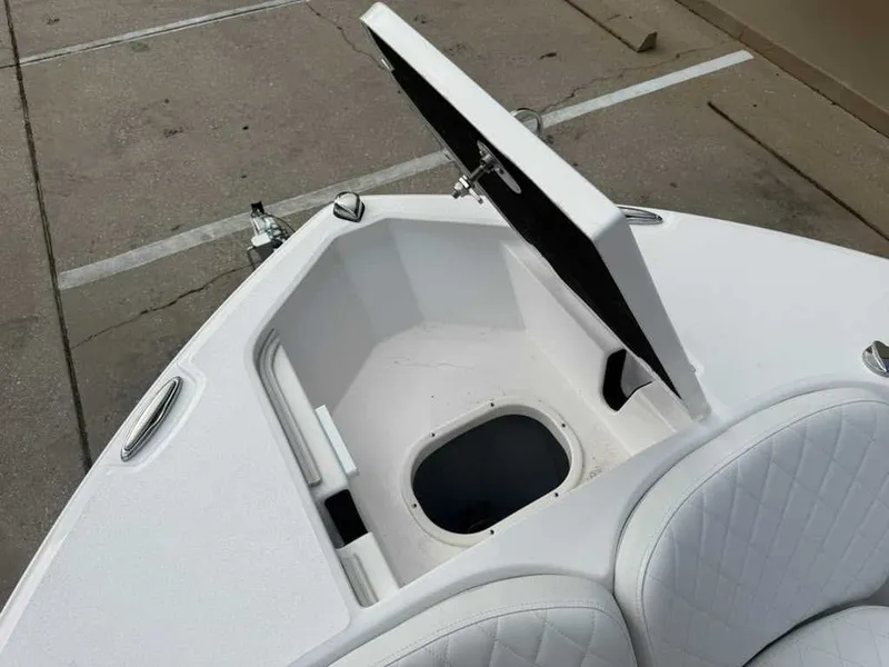 Slide: The Image of Sea Fox 228 Commander 2026 - 18