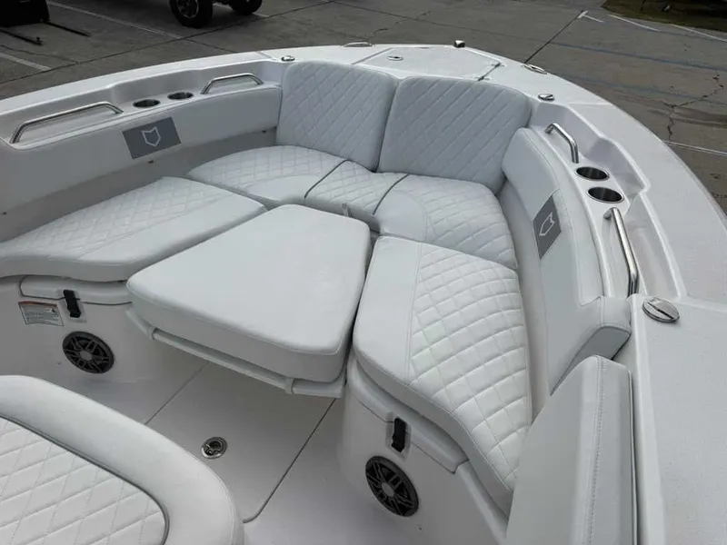 Slide: The Image of Sea Fox 228 Commander 2026 - 17