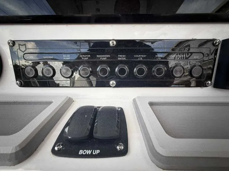 Slide: The Image of Sea Fox 228 Commander 2026 - 11