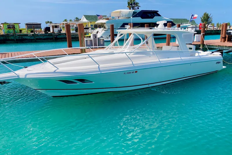 The Image of Intrepid 390 Sport Yacht 2008 - undefined