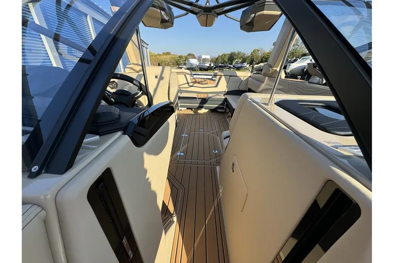 Slide: The Image of Nautique Super Air Nautique G23 2025 - 19