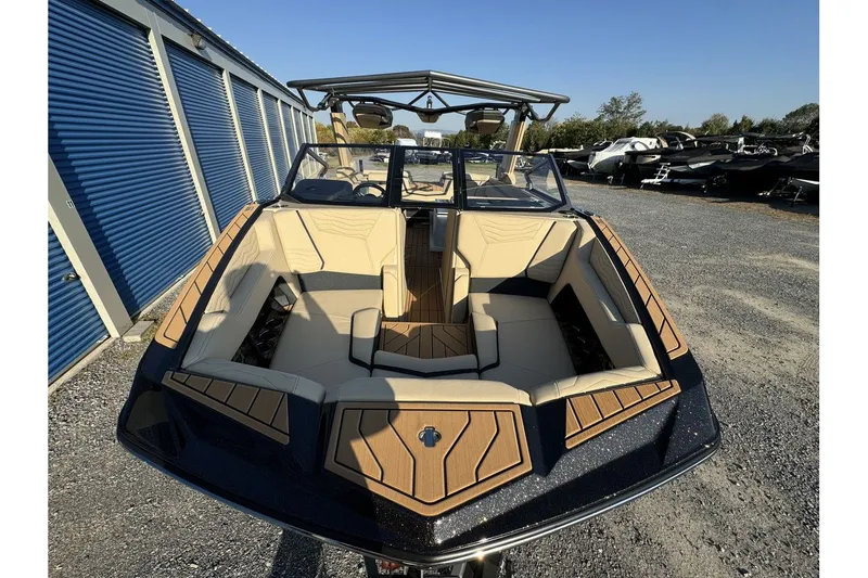 Slide: The Image of Nautique Super Air Nautique G23 2025 - 12