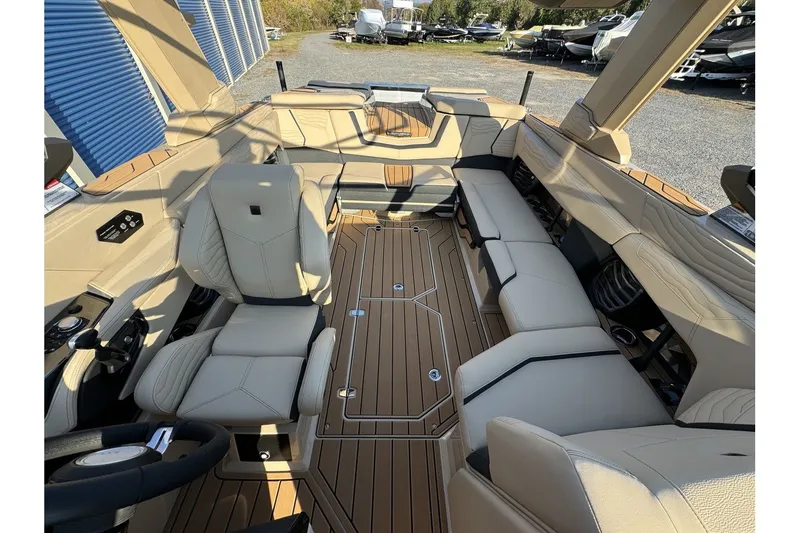 Slide: The Image of Nautique Super Air Nautique G23 2025 - 21