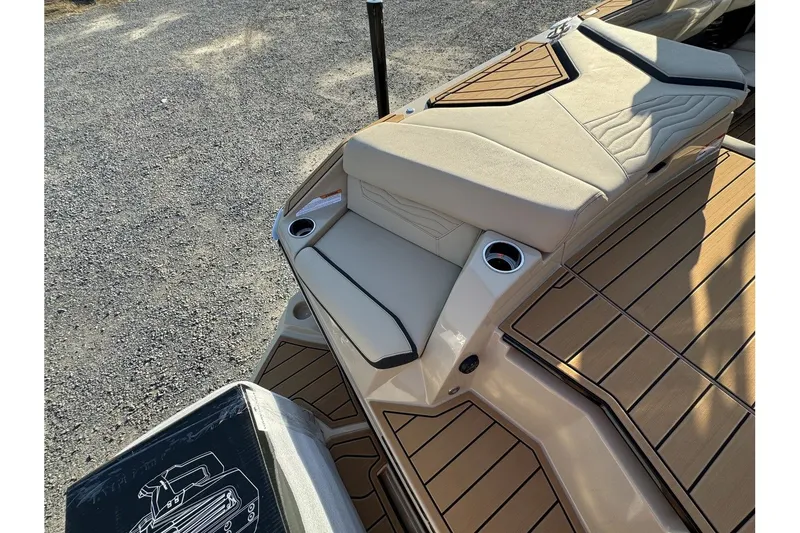 Slide: The Image of Nautique Super Air Nautique G23 2025 - 36