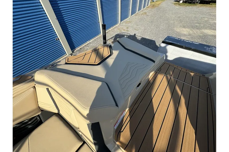 Slide: The Image of Nautique Super Air Nautique G23 2025 - 34