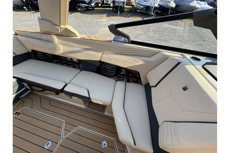 Slide: The Image of Nautique Super Air Nautique G23 2025 - 32
