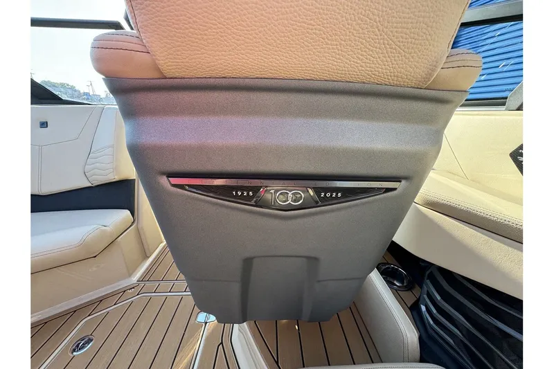 Slide: The Image of Nautique Super Air Nautique G23 2025 - 28