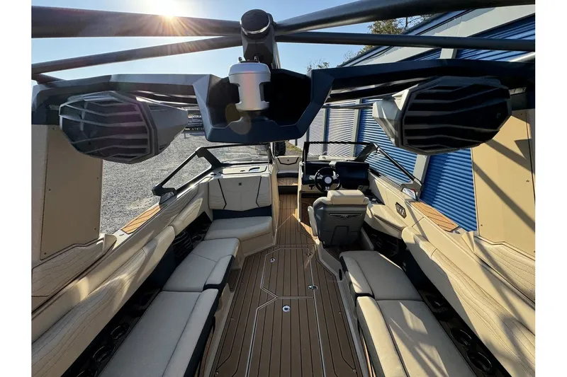 Slide: The Image of Nautique Super Air Nautique G23 2025 - 39