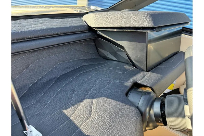 Slide: The Image of Nautique Super Air Nautique G23 2025 - 54