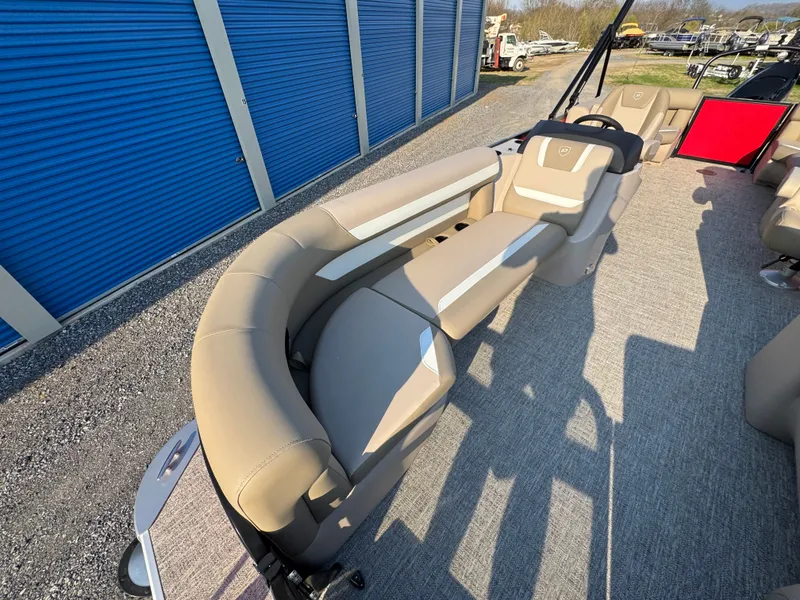 Slide: The Image of Premier 220 Sunscape RF 2026 - 26