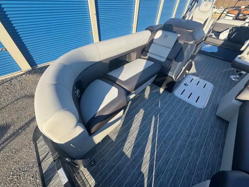 Slide: The Image of Premier 230 Sunsation RL 2026 - 17