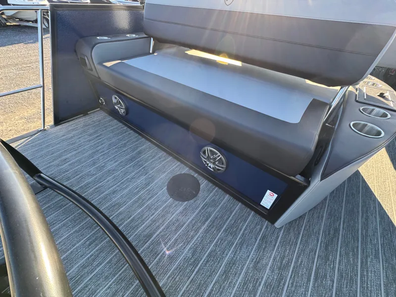 Slide: The Image of Premier 230 Sunsation RL 2026 - 35
