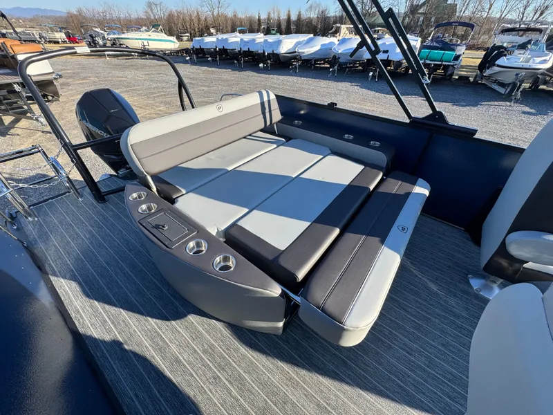 Slide: The Image of Premier 230 Sunsation RL 2026 - 39