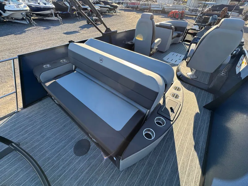 Slide: The Image of Premier 230 Sunsation RL 2026 - 34