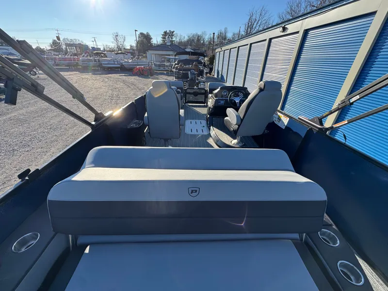 Slide: The Image of Premier 230 Sunsation RL 2026 - 43