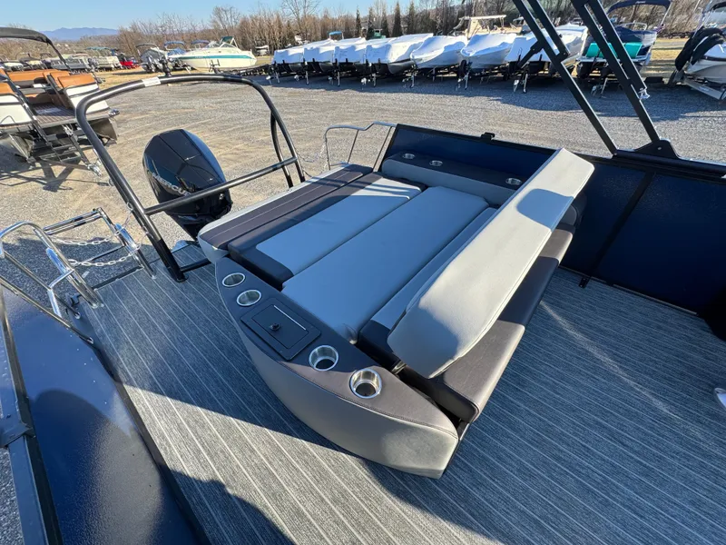 Slide: The Image of Premier 230 Sunsation RL 2026 - 36