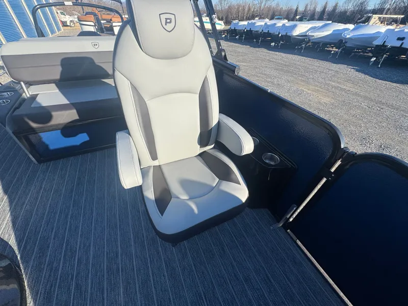 Slide: The Image of Premier 230 Sunsation RL 2026 - 23