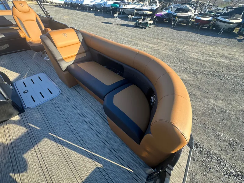 Slide: The Image of Premier 230 Sunsation RL 2026 - 15