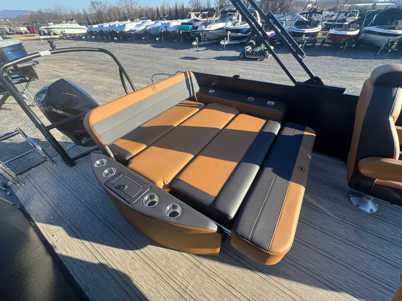 Slide: The Image of Premier 230 Sunsation RL 2026 - 31