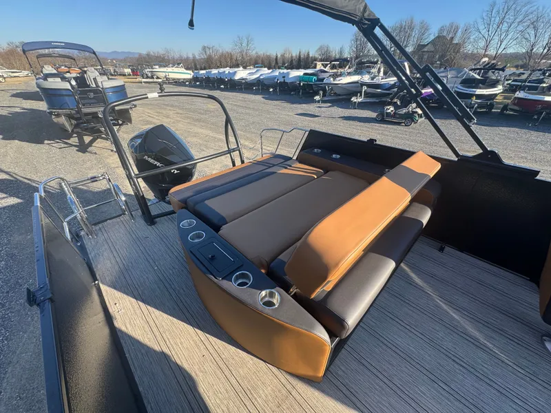 Slide: The Image of Premier 230 Sunsation RL 2026 - 35