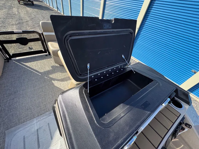 Slide: The Image of Premier 230 Sunsation RL 2026 - 22