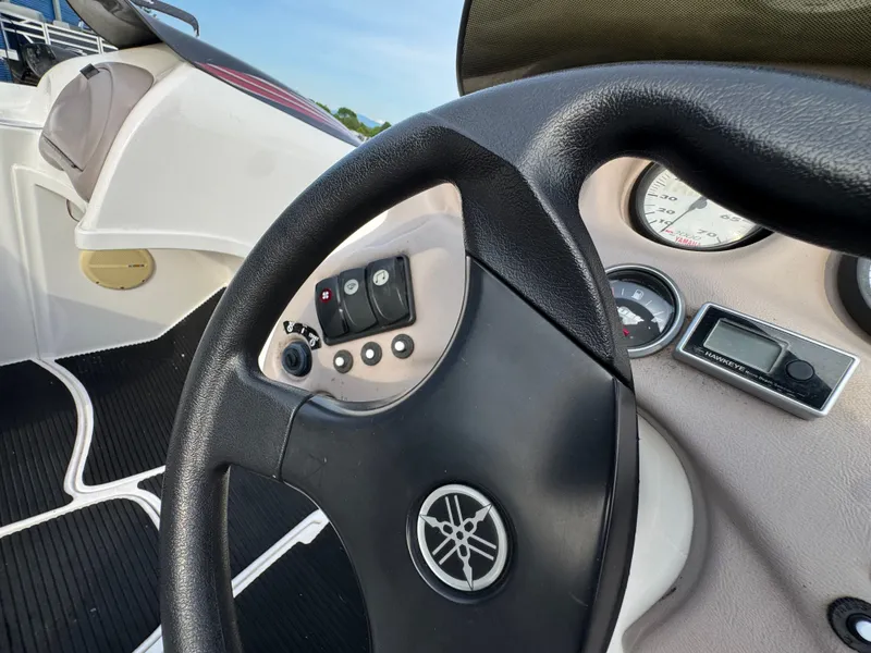 Slide: The Image of Yamaha LS2000 2001 - 16