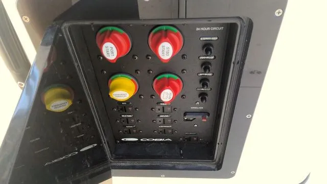 Slide: The Image of Cobia 280 Center Console 2023 - 18