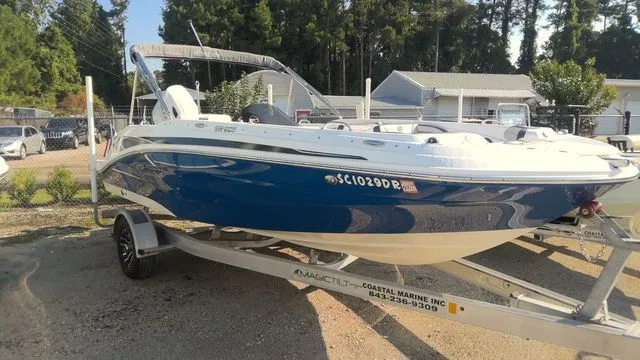 The Image of Hurricane SunDeck Sport 205 OB 2021 - 1