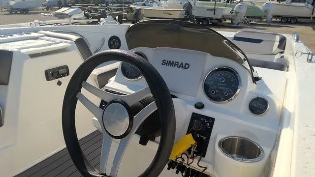 Slide: The Image of Hurricane SunDeck Sport 205 OB 2021 - 5