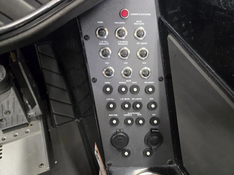 Slide: The Image of Vexus VX20 2024 - 32