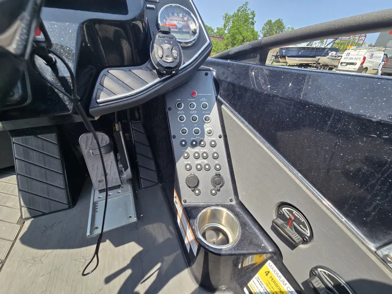 Slide: The Image of Vexus VX20 2024 - 23