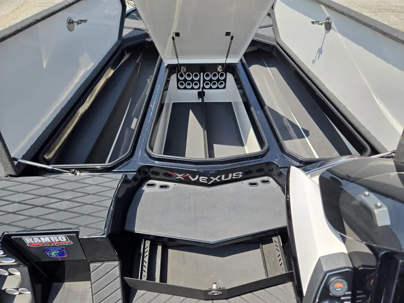 Slide: The Image of Vexus VX20 2024 - 19