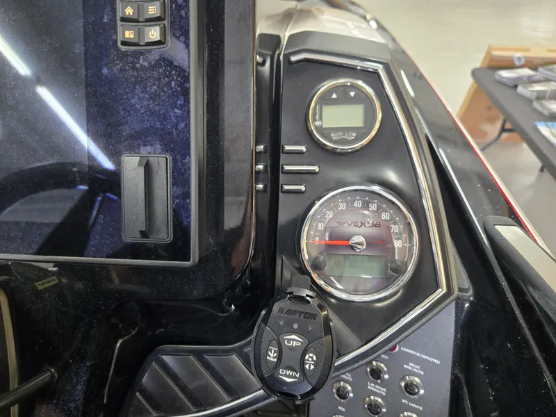 Slide: The Image of Vexus VX20 2024 - 31