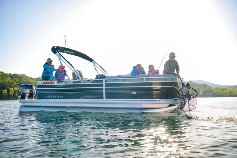 Slide: The Image of Sun Tracker SportFish 20 DLX 2026 - 16