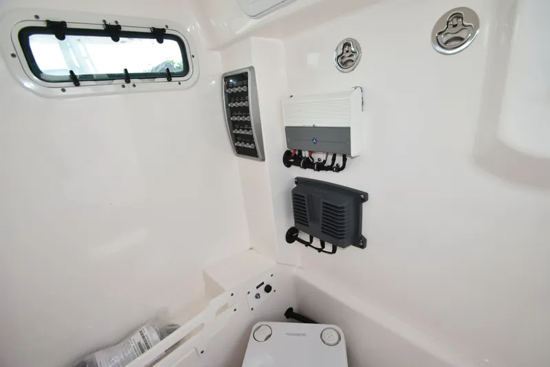 Slide: The Image of Everglades 255 Center Console 2014 - 18