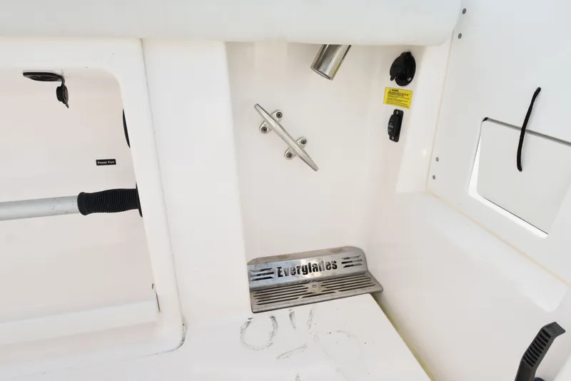 Slide: The Image of Everglades 255 Center Console 2014 - 43