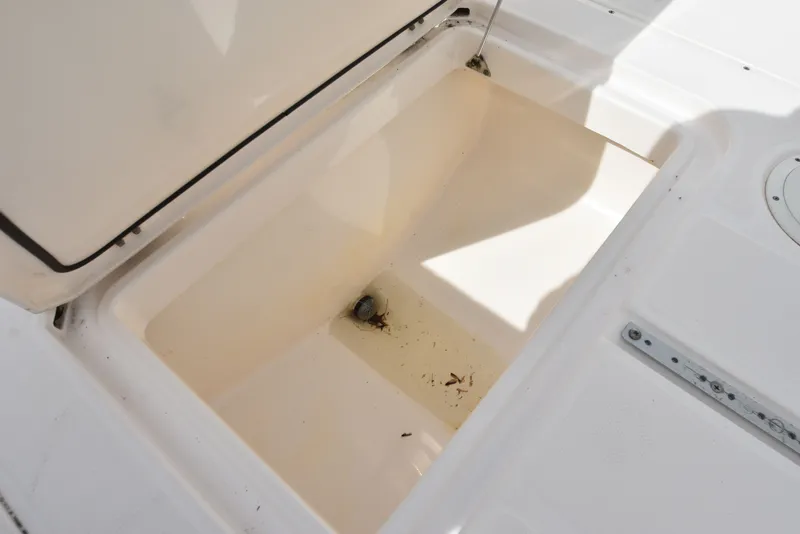 Slide: The Image of Everglades 255 Center Console 2014 - 45