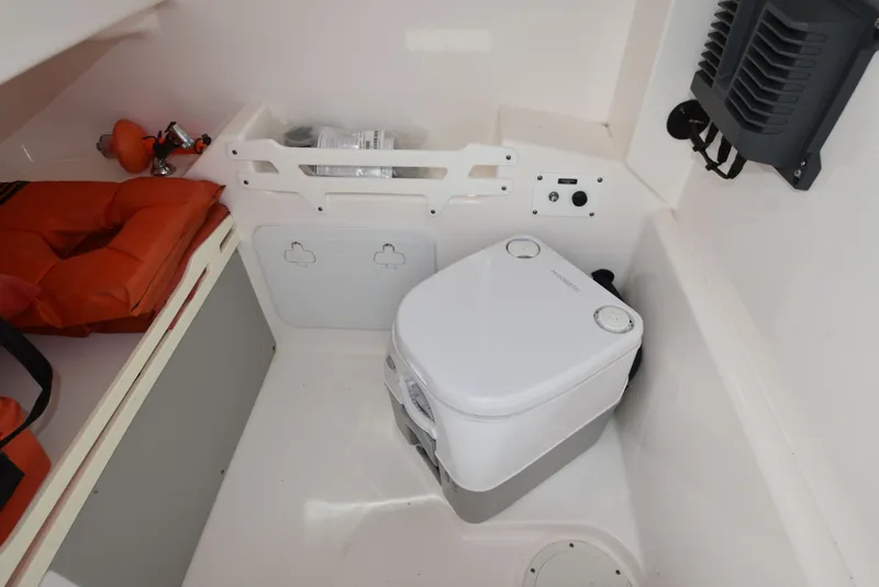 Slide: The Image of Everglades 255 Center Console 2014 - 49