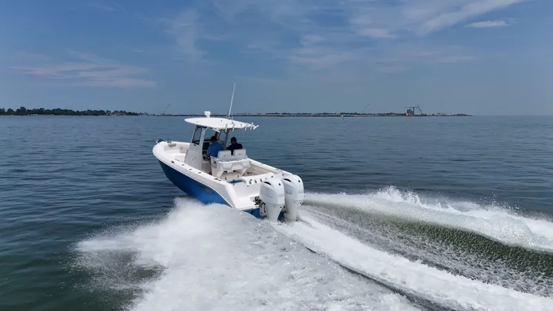 Slide: The Image of Everglades 255 Center Console 2014 - 2