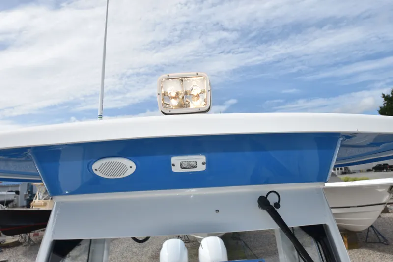 Slide: The Image of Everglades 255 Center Console 2014 - 23