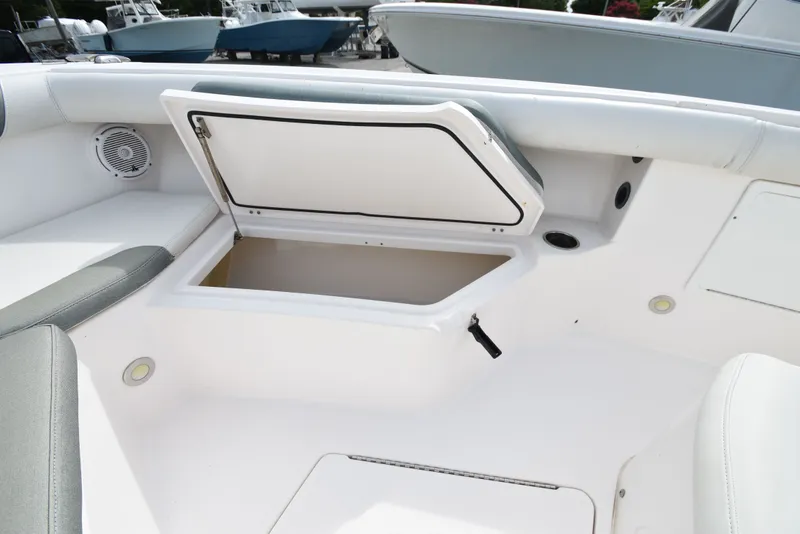 Slide: The Image of Everglades 255 Center Console 2014 - 8