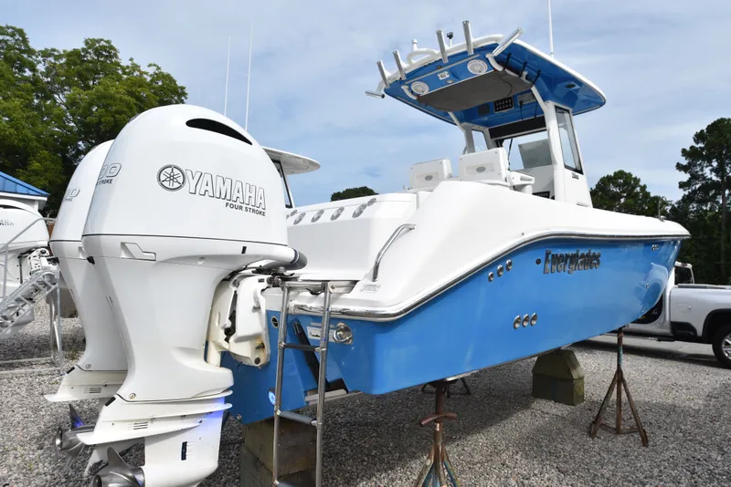 Slide: The Image of Everglades 255 Center Console 2014 - 52
