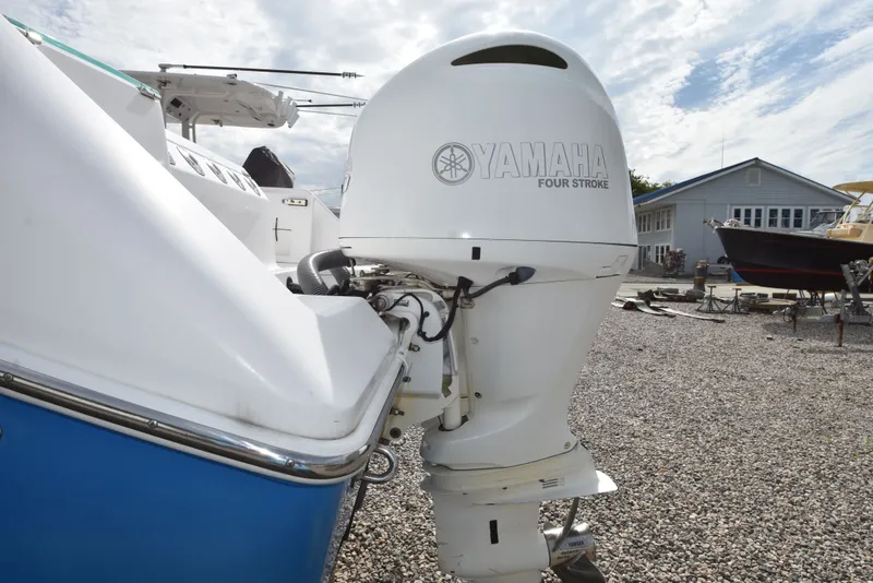 Slide: The Image of Everglades 255 Center Console 2014 - 60