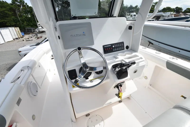 Slide: The Image of Everglades 255 Center Console 2014 - 19