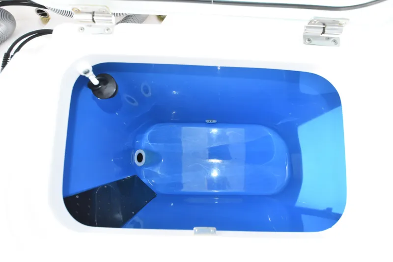 Slide: The Image of Everglades 255 Center Console 2014 - 35