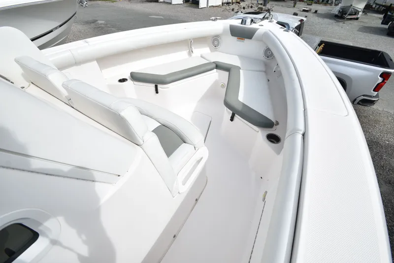 Slide: The Image of Everglades 255 Center Console 2014 - 4
