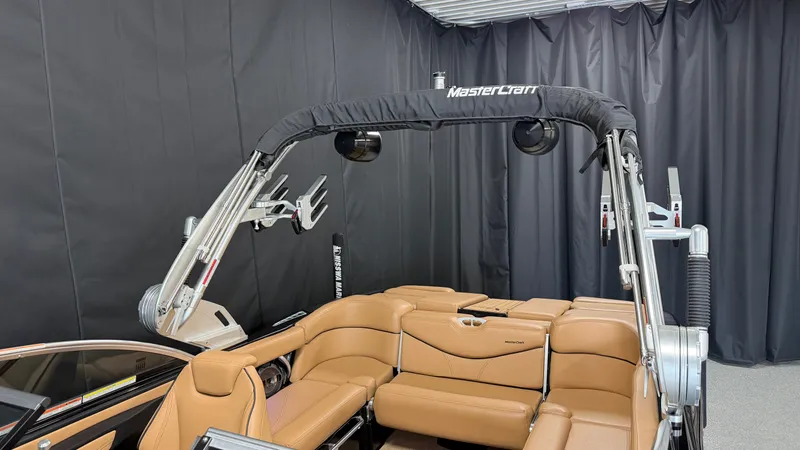 Slide: The Image of MasterCraft XT22 2019 - 93